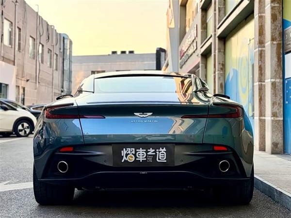��˹�١�����DB11 2020�� 4.0T V8 Coupe