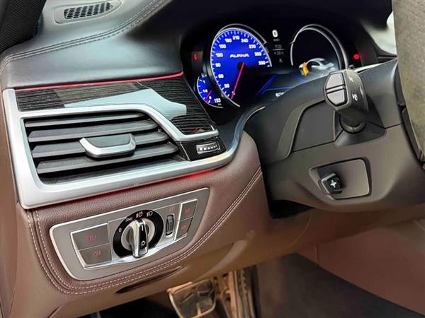 ����7ϵ 2018�� 730Li ������ M�˶���װ