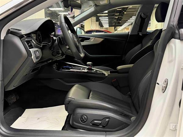 �µ�A5(����) 2024�� Sportback 40 TFSI ʱ�ж�����