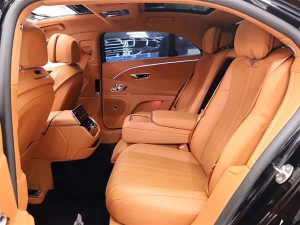 �ɳ� 2022�� 4.0T V8 ��׼��