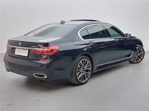����7ϵ 2018�� 740Li xDrive ������ M�˶���װ