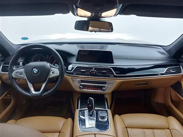 ����7ϵ 2018�� 740Li xDrive ������ M�˶���װ