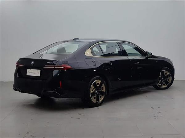 ����5ϵ 2024�� 530Li ������ M�˶���װ