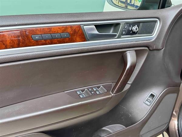 ;�� 2011�� 3.0TSI Hybrid