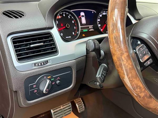 ;�� 2011�� 3.0TSI Hybrid