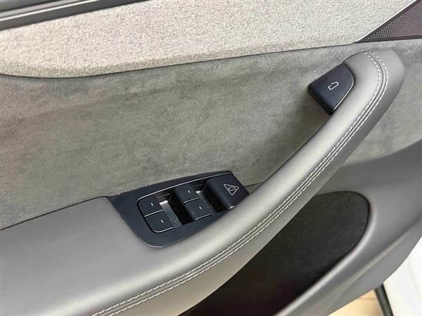 Model Y L 2025�� ������ȫ��������