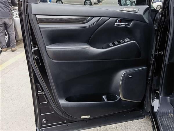 �׿���˹LM 2020�� 300h �������Ű�