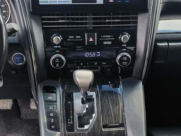 �׿���˹LM 2020�� 300h �������Ű�