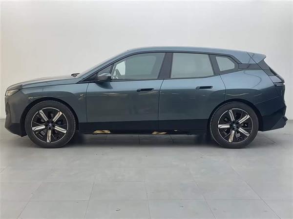 ����iX 2022�� xDrive40
