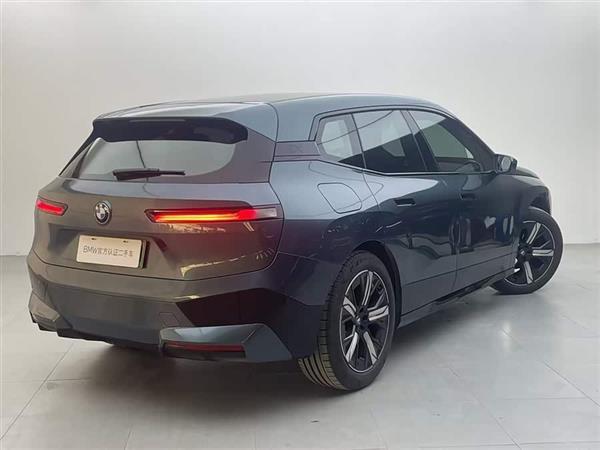 ����iX 2022�� xDrive40
