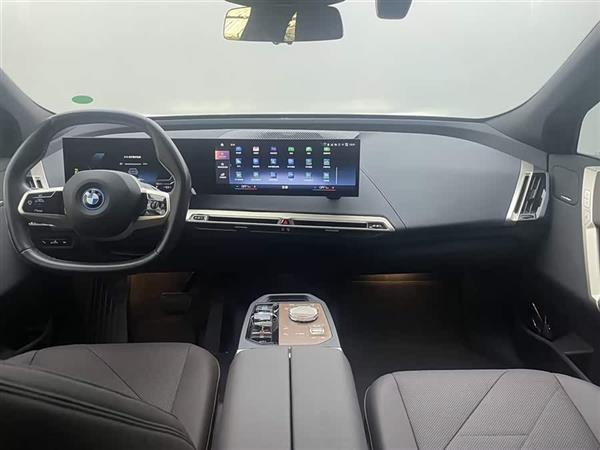 ����iX 2022�� xDrive40