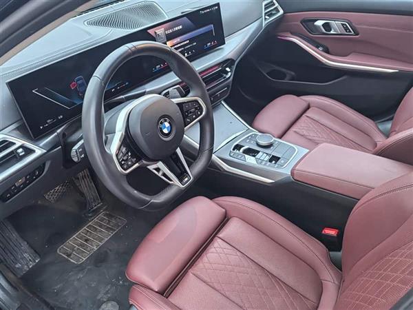 ����3ϵ 2025�� 325i M�˶���װ