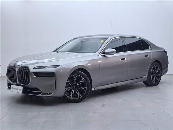 ����7ϵ 2023�� 735Li ������װ