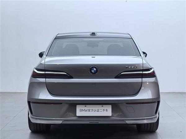 ����7ϵ 2023�� 735Li ������װ
