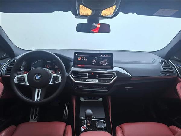 ����X4 M 2022�� X4 M������