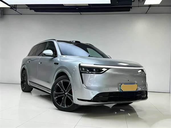 �ʽ�M8 2025�� ���� Ultra�� 53.4kWh 5���� (192�߼����״