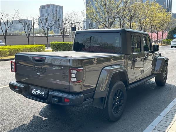 �Ƕ�ʿ 2023�� 3.6L Overland