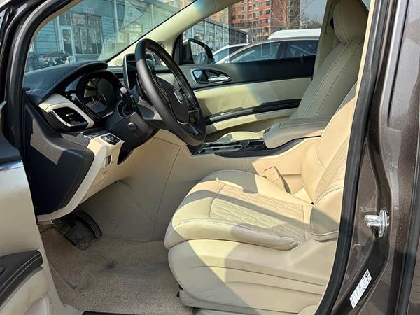 ���GL8 2023�� ½�Ϲ���� 652T ������