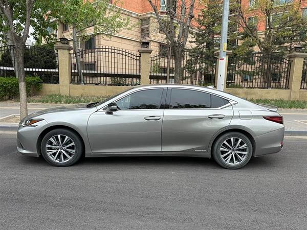 �׿���˹ES 2020�� 300h ׿Խ�� ��V