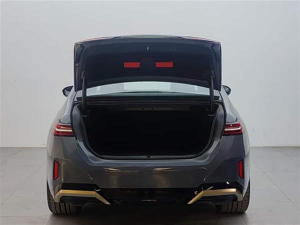 ����i5 2025�� eDrive 40L M�˶���װ