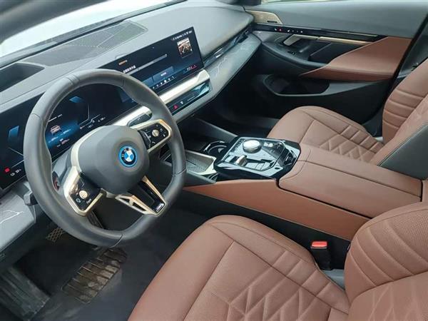 ����i5 2025�� eDrive 40L M�˶���װ