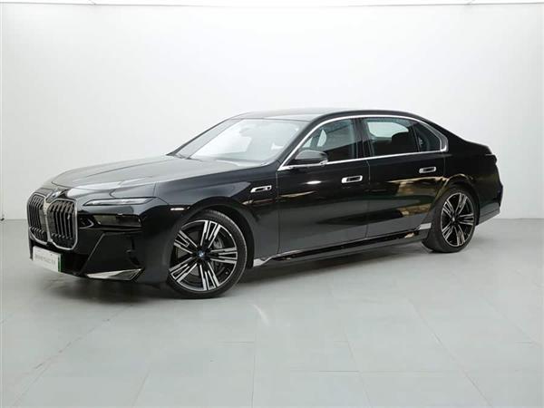 ����i7 2023�� xDrive60L M�˶���װ
