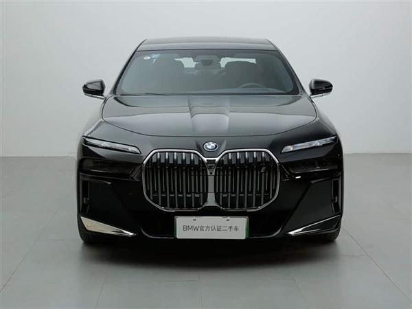 ����i7 2023�� xDrive60L M�˶���װ
