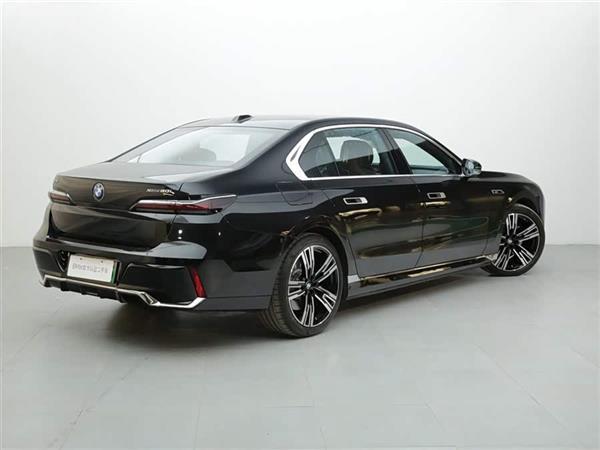 ����i7 2023�� xDrive60L M�˶���װ