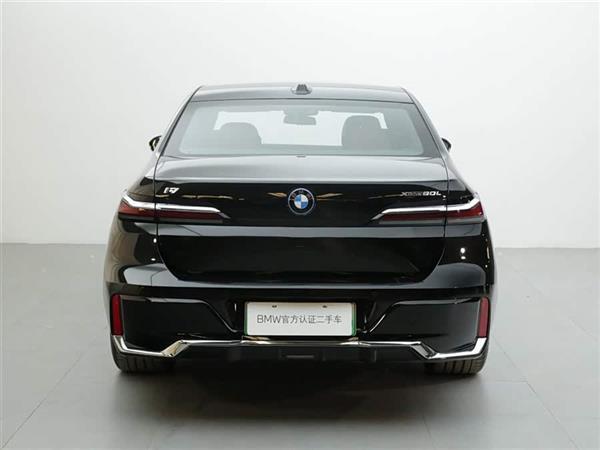 ����i7 2023�� xDrive60L M�˶���װ