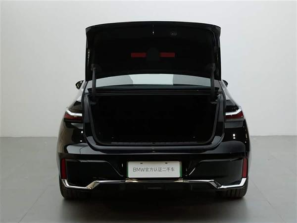 ����i7 2023�� xDrive60L M�˶���װ