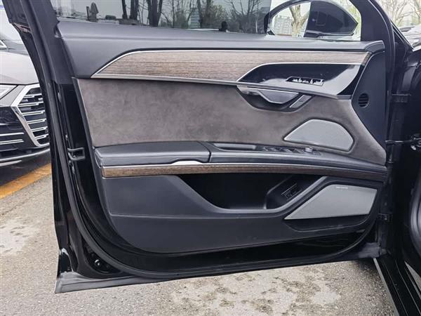 �µ�A8 2021�� A8L 55 TFSI quattro �����