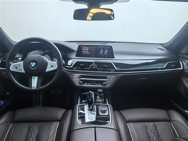 ����7ϵ 2019�� �Ŀ� 740Li ������ M�˶���װ