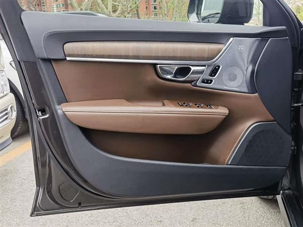 �ֶ���V90 2021�� Cross Country B5 AWD �����