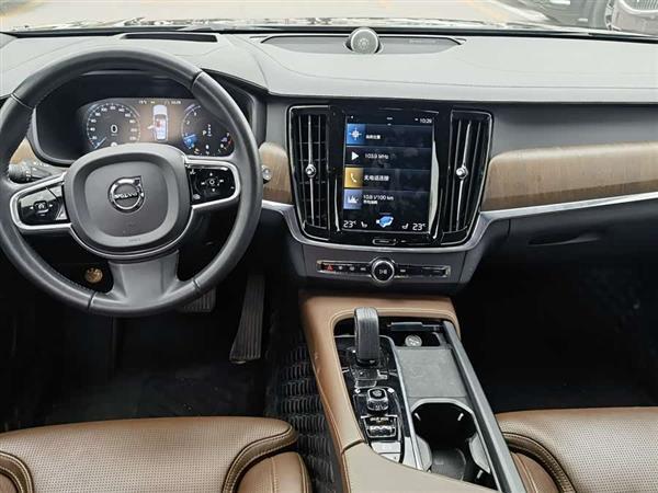 �ֶ���V90 2021�� Cross Country B5 AWD �����