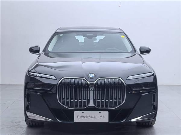 ����7ϵ 2023�� 740Li ������ M�˶���װ