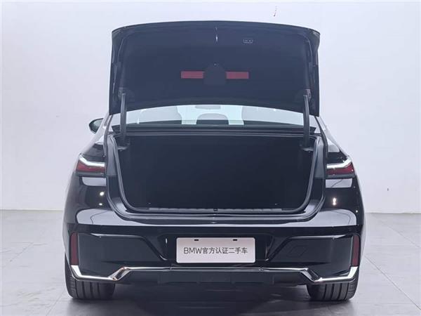 ����7ϵ 2023�� 740Li ������ M�˶���װ