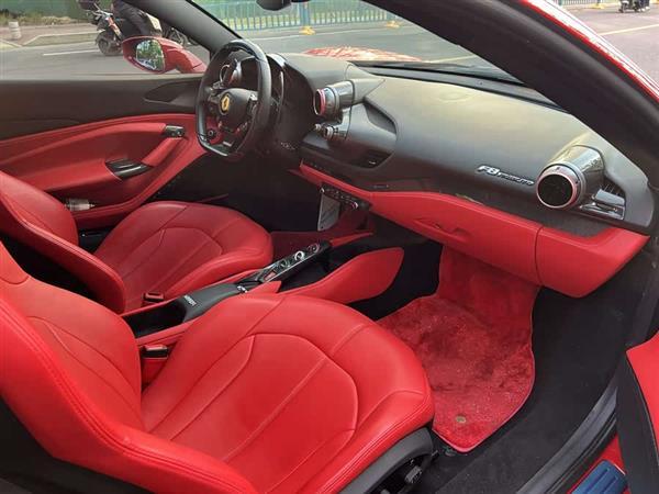 ������F8 2019�� Tributo 3.9T V8