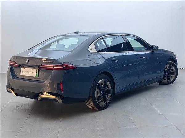 ����i5 2024�� eDrive 35L ������ M�˶���װ