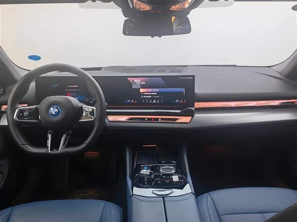 ����i5 2024�� eDrive 35L ������ M�˶���װ