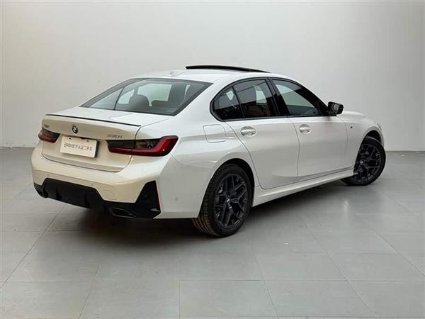 ����3ϵ 2025�� 330i M�˶���ҹ��װ
