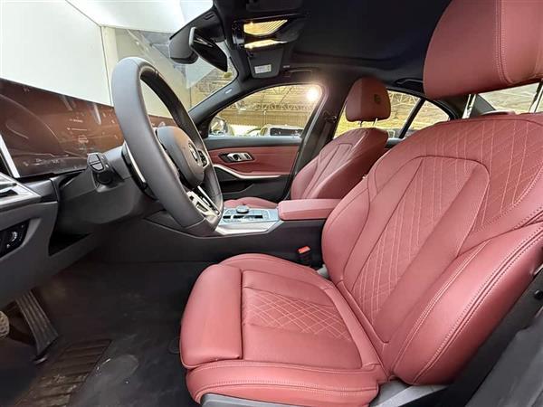 ����3ϵ 2025�� 330i M�˶���ҹ��װ
