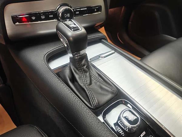 �ֶ���XC90 2018�� T6 ���ݰ� 5��