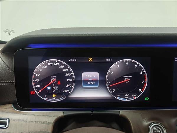����E�� 2017�� E 320 L 4MATIC