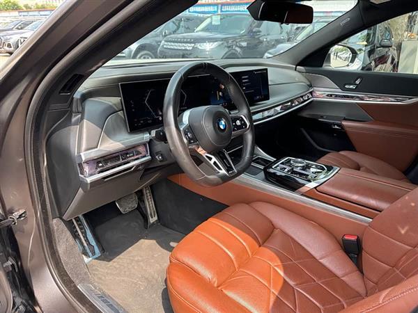 ����7ϵ 2023�� �Ŀ� 740Li ������ M�˶���װ