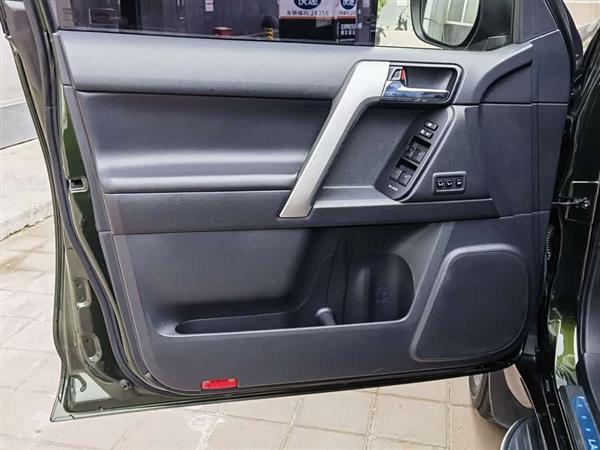 ������ 2016�� 3.5L �Զ�VX NAVI