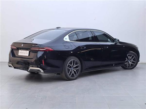 ����i5 2024�� eDrive 35L ������ M�˶���װ