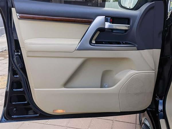 ���¿�·��(����) 2018�� 5.7L VX-R �ж���