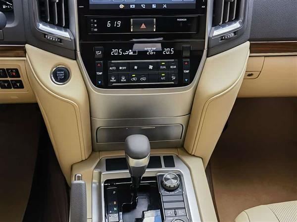 ���¿�·��(����) 2018�� 5.7L VX-R �ж���