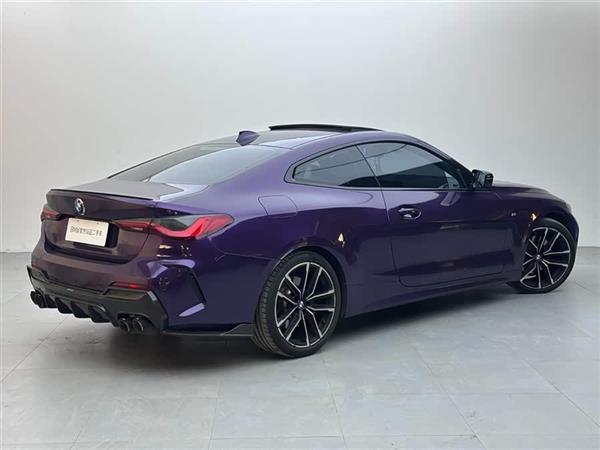 ����4ϵ 2021�� 430i M�˶���ҹ��