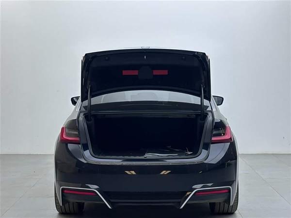����i3 2024�� eDrive 40 L ��ҹ��װ
